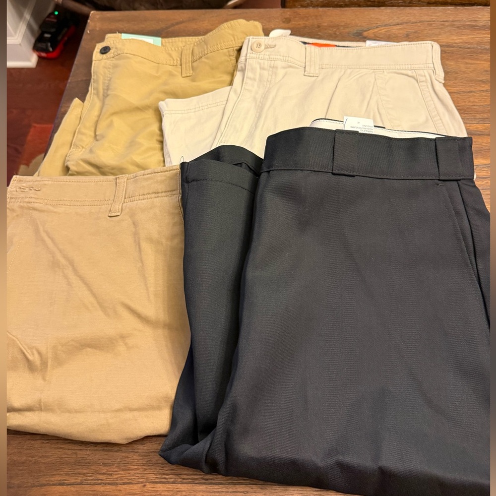 Lot of 4 Men’s shorts size 42 NWT